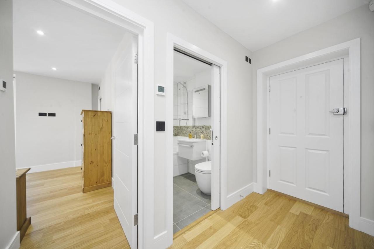 Apartament Flat 1 Bridge House Staines-upon-Thames Zewnętrze zdjęcie