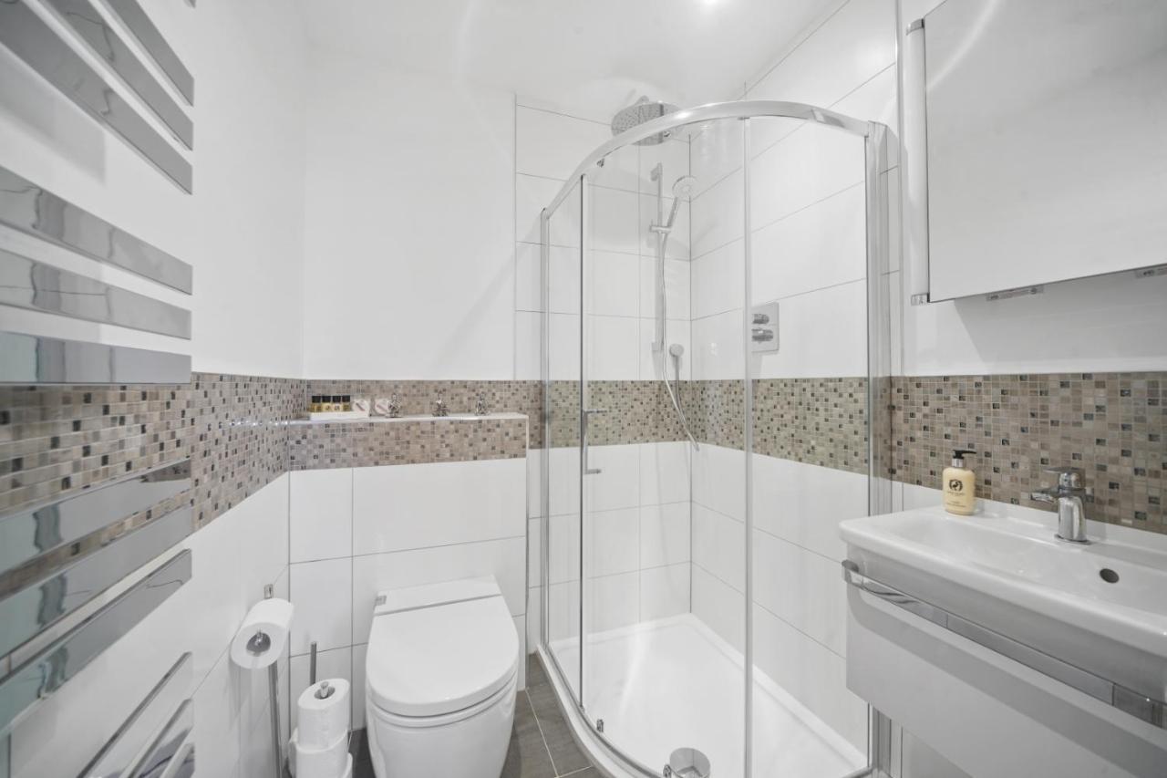 Apartament Flat 1 Bridge House Staines-upon-Thames Zewnętrze zdjęcie