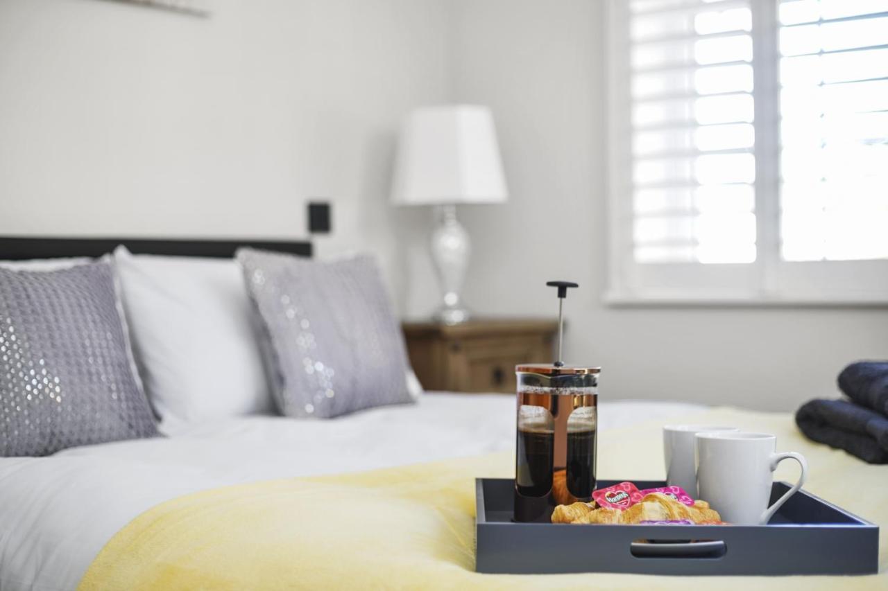 Apartament Flat 1 Bridge House Staines-upon-Thames Zewnętrze zdjęcie